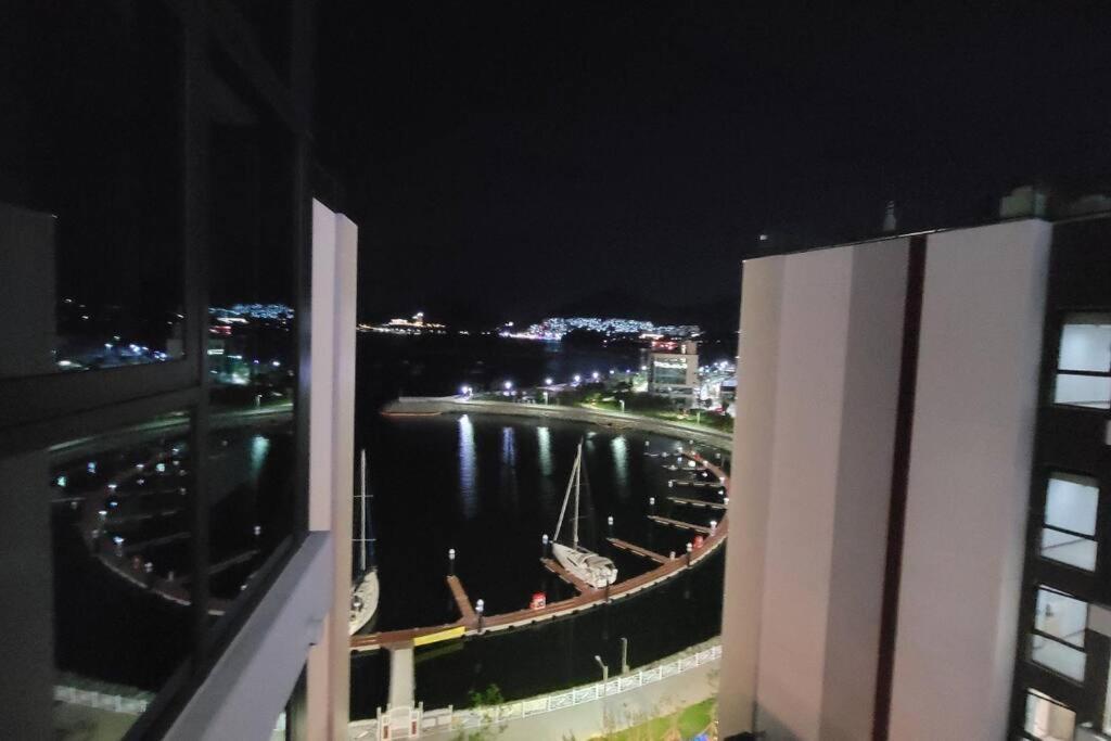 The Castle Ocean Marina Double Suite Yeosu Bagian luar foto