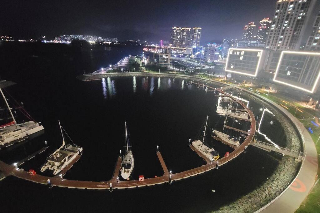The Castle Ocean Marina Double Suite Yeosu Bagian luar foto