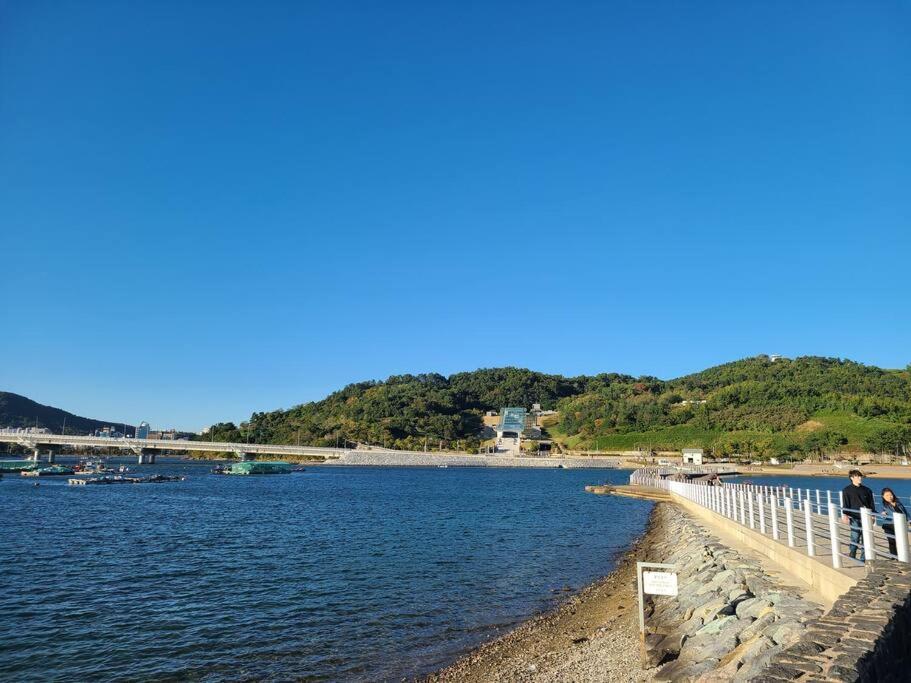The Castle Ocean Marina Double Suite Yeosu Bagian luar foto
