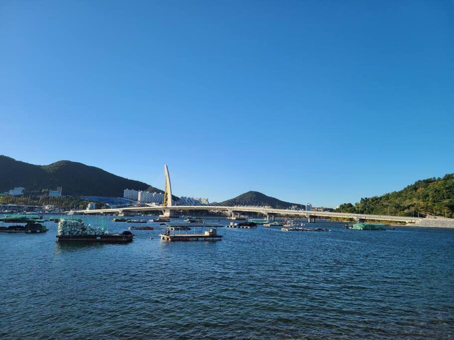 The Castle Ocean Marina Double Suite Yeosu Bagian luar foto